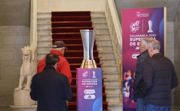 Las capitanas del Barcelona y la Real estarán en la Plaza Mayor en la víspera de la final de la Supercopa