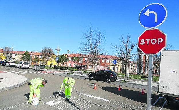 El Ayuntamiento de Valladolid reordena el tráfico en Los Viveros diez años después de su urbanización