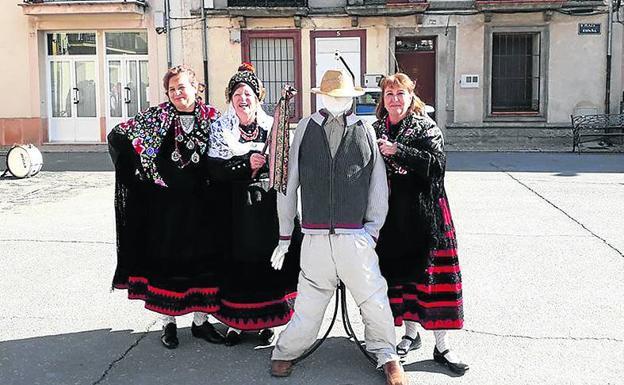 Fuenterrebollo revive una tradición recuperada por sus vecinas a finales del siglo pasado