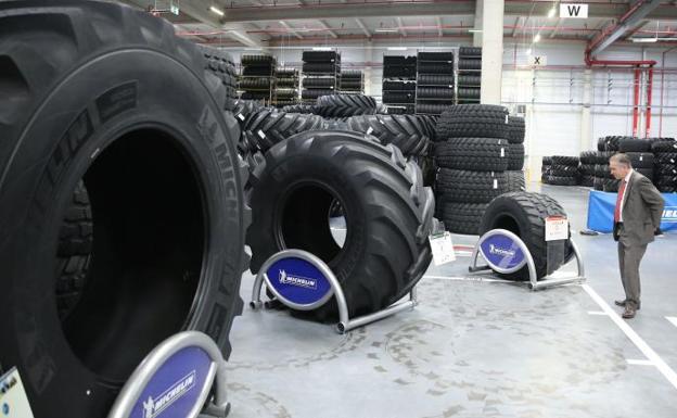 Michelin pacta con los sindicatos el nuevo convenio colectivo con una subida salarial del 1,25%