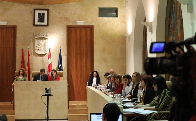 PP y Cs desoyen a la oposición e imponen sus criterios sobre las casas de apuestas en Salamanca