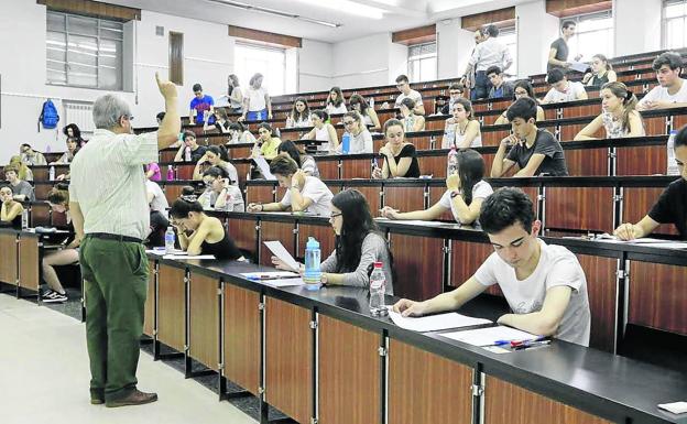 Uno de cada tres salmantinos ha cursado una carrera universitaria