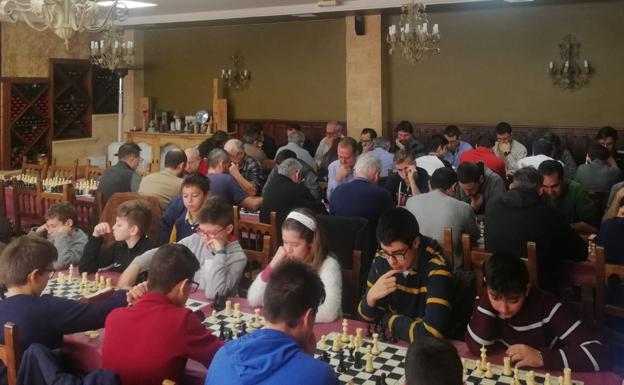 El joven Maestro Internacional cántabro Enrique Tejedor conquista el IV Torneo de Ajedrez Doña Matea