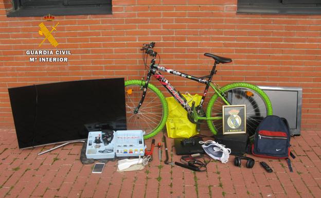 Dos detenidos por robar en el interior de una vivienda en Cabrerizos