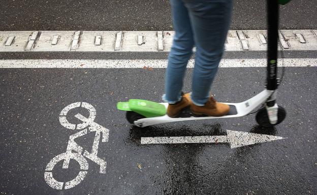 La Audiencia de Cáceres dice que los patinetes eléctricos que superen los 25 kilómetros por hora necesitarán carné