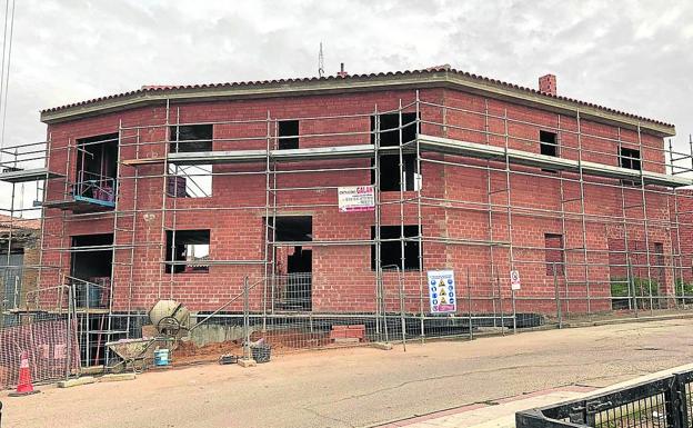 Las obras de la vivienda tutelada de Nava del Rey finalizarán en septiembre