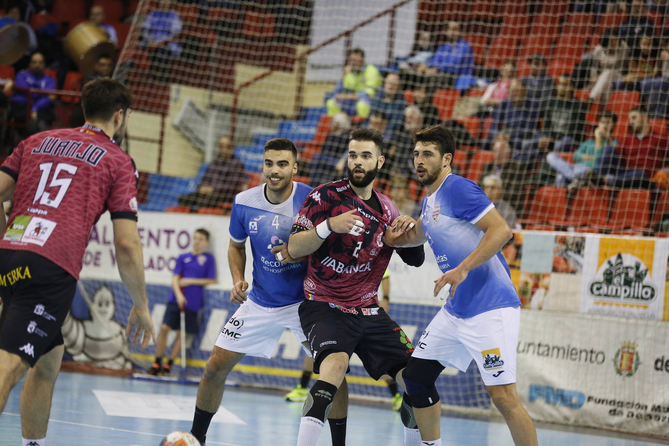 El Atlético Valladolid cae ante el Ademar (30-32)