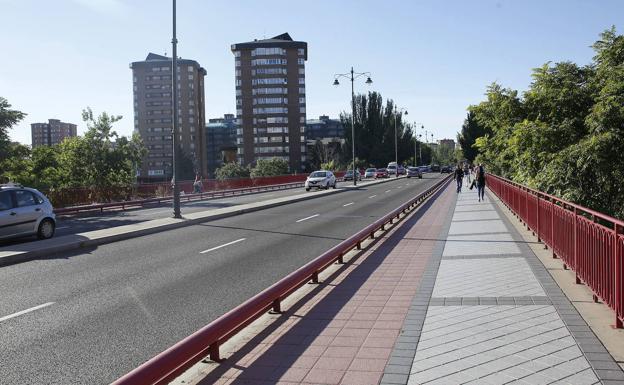 La Audiencia de Valladolid juzga a un hombre por intentar asesinar al novio de su madre con un cuchillo