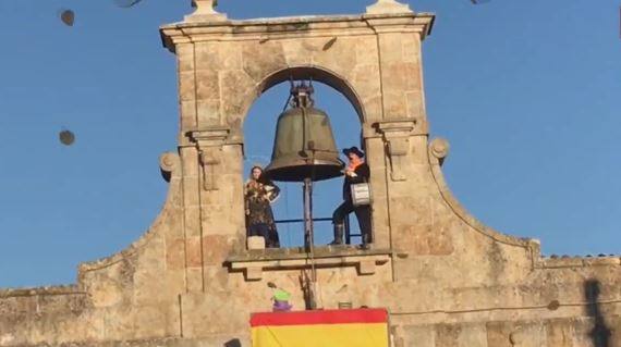 El 'no es no' se cuela en el multitudinario Campanazo de Ciudad Rodrigo