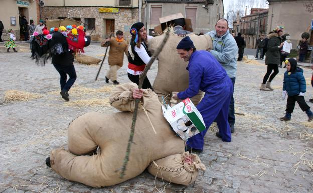 La Cachucha rescata los carnavales de antaño