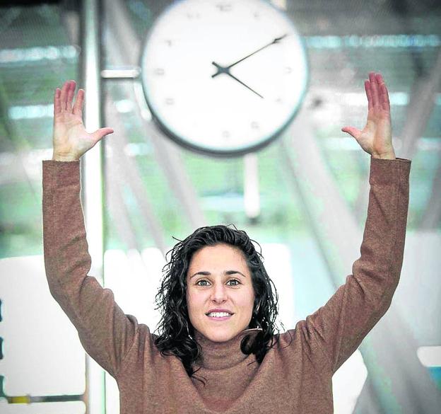 Predicando con un huevo de avestruz y dos maletas