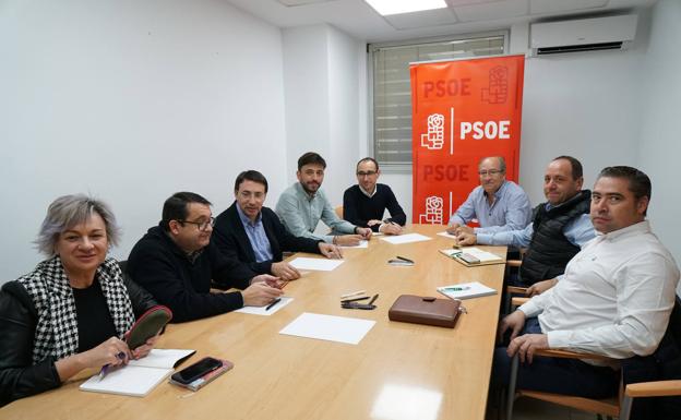 Los socialistas cargan contra la Junta por su «inacción» ante los recortes de la PAC