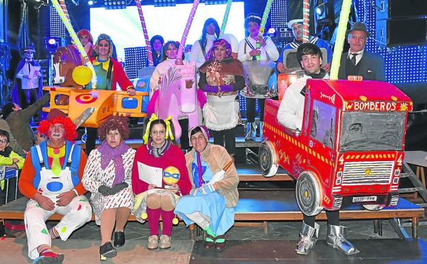 Las llamas devoran un año más el Carnaval de la Galleta de Aguilar