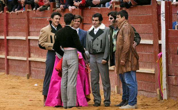 Un festival, con figuras dentro y fuera, pone el broche de oro al Carnaval de Ciudad Rodrigo