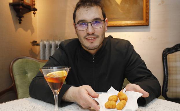 Álvaro Rayón: «Se me da mejor el trato con el cliente que cocinar»