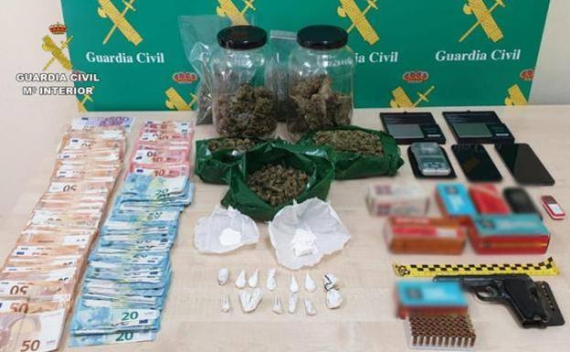 La Guardia Civil desmantela una organización criminal dedicada al tráfico de marihuana y cocaína desde Asturias hacia León
