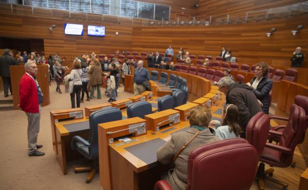 Un viaje por las Cortes: desde el Hemiciclo a las salas de comisiones