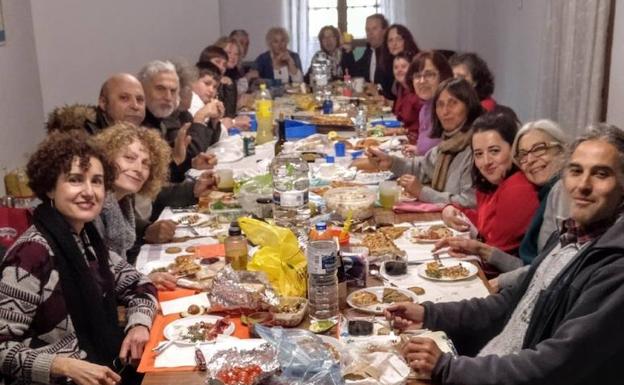 Encuentro de poetas salmantinos y extremeños en el convento de El Zarzoso