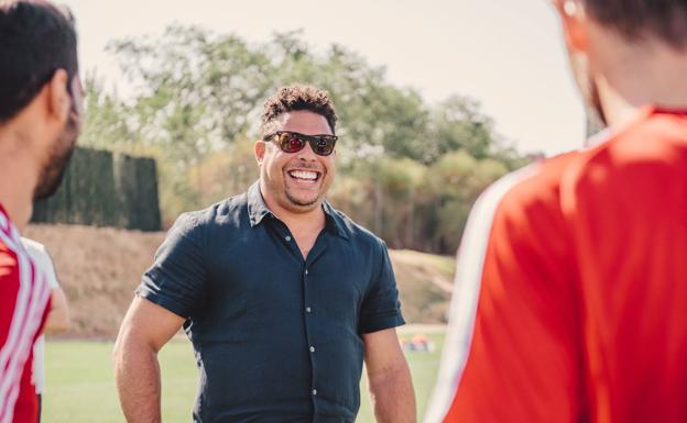 La plantilla agradece a Ronaldo los iPhones y billetes de avión por ganar al Espanyol: «Sabe cómo incentivarnos»