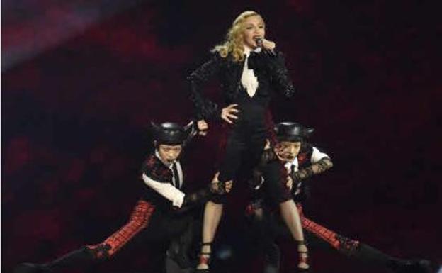 Madonna suspende un concierto tras una caída