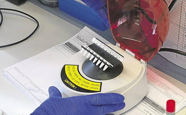 Sanidad analiza muestras de 161 pacientes por coronavirus en 25 días en la comunidad