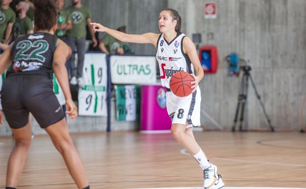 La leonesa Ángela Salvadores, en el Virtus Bolonia: «Nos han aplazado tres partidos y ahora jugaremos sin público»