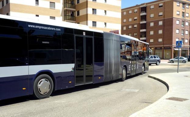 La tractorada de Valladolid obliga a modificar las paradas de los autobuses de Laguna, Viana de Cega y Boecillo