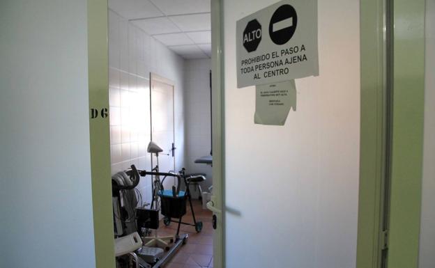 El paciente con alzhéimer hospitalizado desarrolló los síntomas por coronavirus días después de dejar de ir al centro