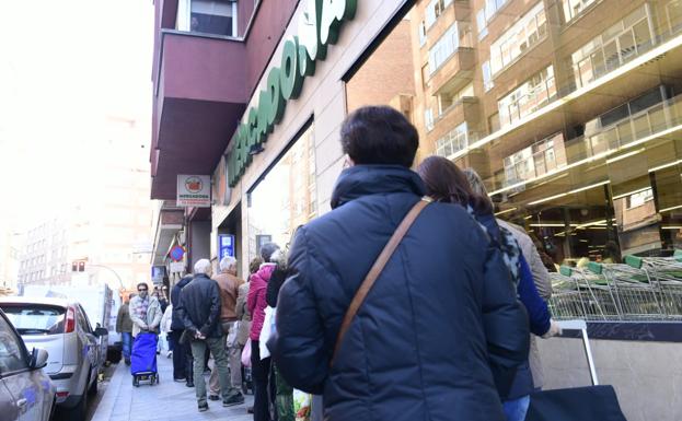 El Gobierno central asume el control en Castilla y León y restringe la libre circulación