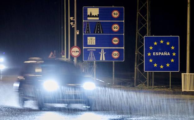 España también se aísla: cierre de fronteras y un estado de alarma que será más largo