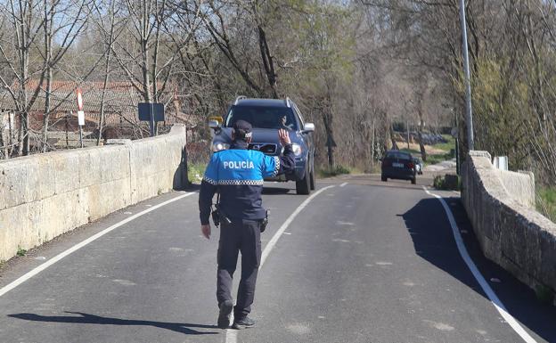 Palencia garantiza la limpieza urbana y la recogida de basura, pero sigue sin transporte