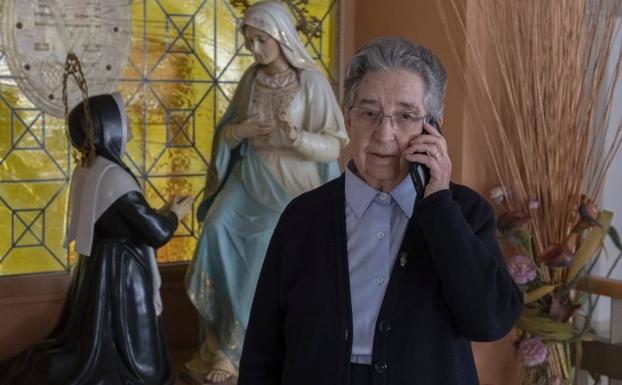 Sor Teresa Peña: «Ahora no podemos visitar a enfermos, pero intentamos hablar con ellos»