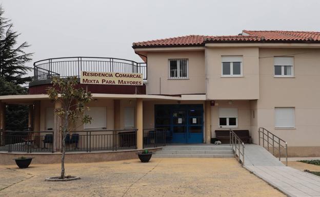 Dos positivos en una residencia y cinco más en el centro de salud de Linares