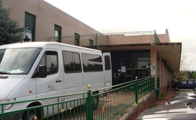 La Junta reparte material sanitario de protección individual a los centros de mayores de Zamora