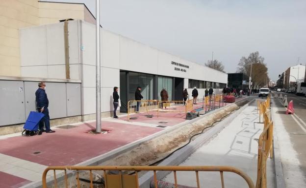 Los peatones ganan espacio con la ampliación de las aceras y la nueva plazoleta de Arca Real en Valladolid