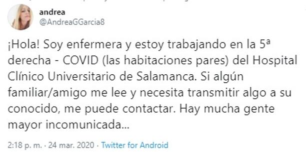 Una enfermera del Hospital Clínico de Salamanca se ofrece para transmitir mensajes a los enfermos ingresados en su planta por Covid-19