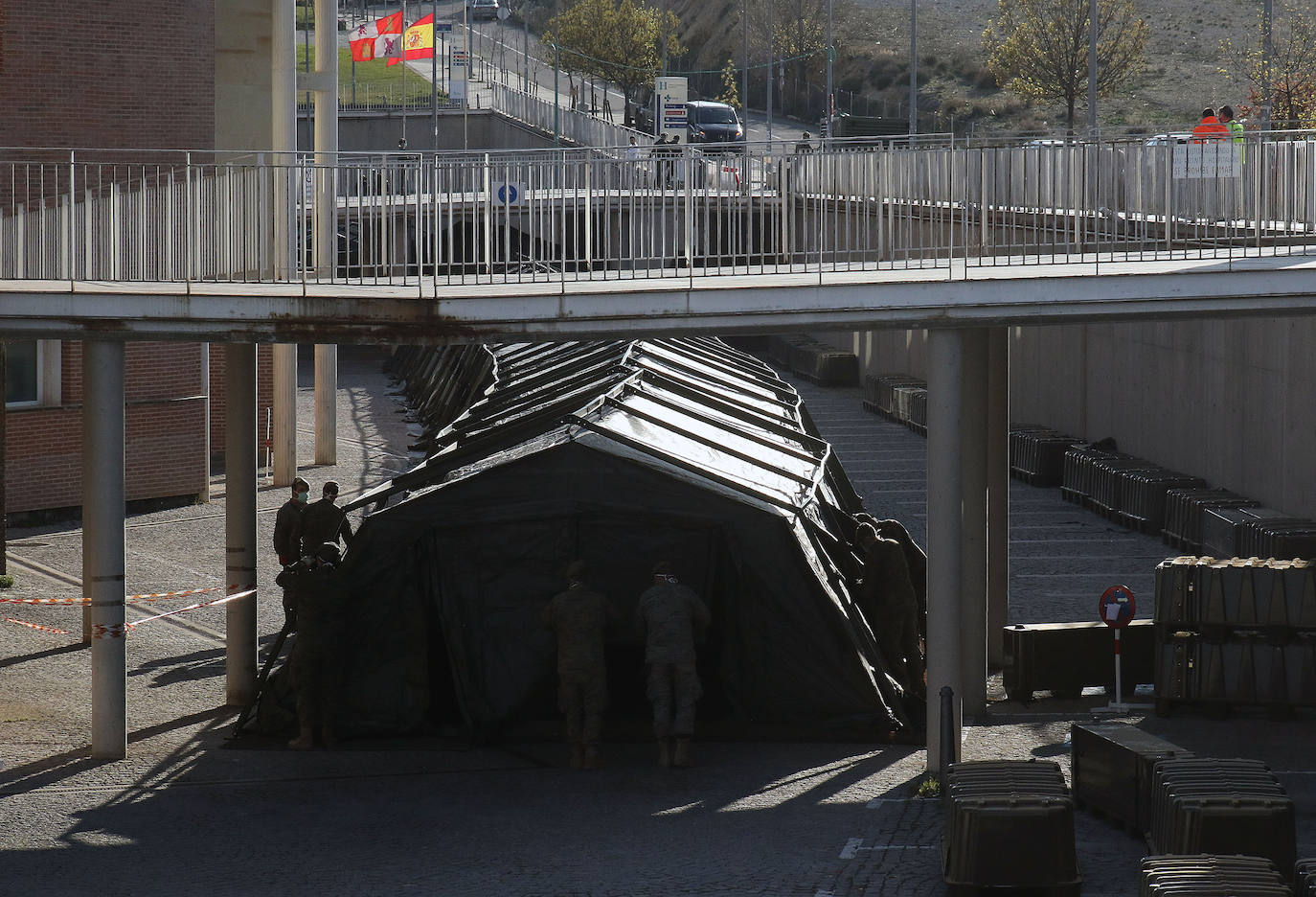Construcción del hospital de campaña en Segovia