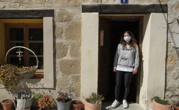 Lidia Juárez, hostelera de San Martín de Valvení: «Decidimos cerrar antes del estado de alerta porque nos daba miedo que pudiera pasar algo»