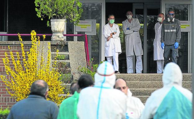 La Junta descarta intervenir dos residencias en Valladolid y Arroyo que suman 63 defunciones