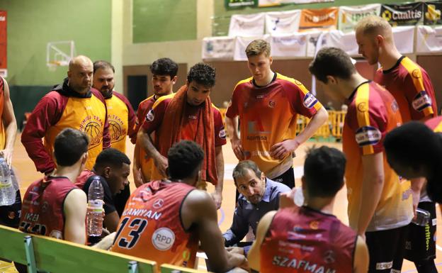 El técnico de Aquimisa cree que «quizá haya que reinventar el baloncesto mucho más de lo que pensamos por el tema económico»