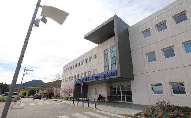 Un herido tras el vuelco de un camión cisterna en la AP-1 a la altura de Miranda de Ebro