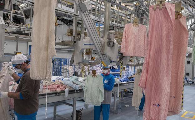 Desinfección y lavado de ropa hospitalaria a toda máquina en Castilla y León