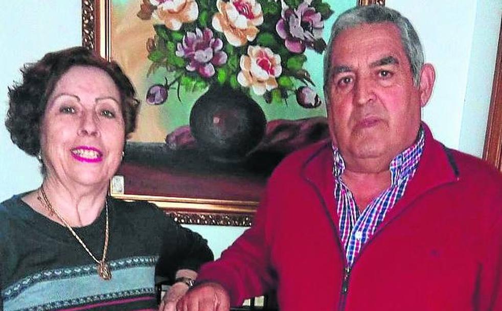 Leónides y María del Pilar, vecinos de Torrelobatón: «Nos entretenemos con el bricolaje, ordenando cosas e informándonos»