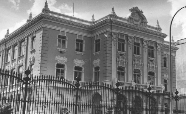 El palacio de estilo francés que fue sede del Ayuntamiento de Valladolid en el siglo XIX