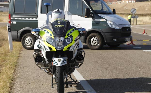 Sin heridos en una colisión entre dos camiones en Villamediana