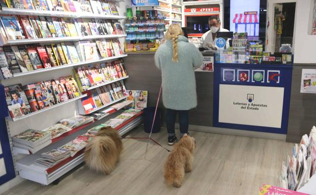 Jorge, estanquero de León: «Tengo ganas de volver a ver a los clientes habituales»