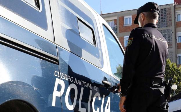 Detenido en Valladolid capital tras lesionar a su compañero de piso con un cuchillo