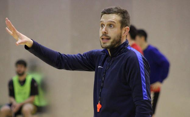 Nacho González seguirá un año más al frente del UBU San Pablo