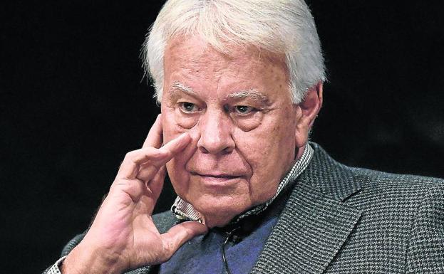 Felipe González: «Los ciudadanos son más conscientes de la gravedad de la situación que algunos políticos»