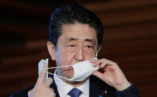 El primer ministro de Japón amplía a todo el país el estado de emergencia